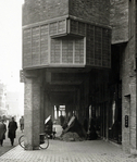 Begin van de galerij, komend vanaf de Keizersgracht.
<br/>
Beeldbank Stadsarchief, 1927-12-01